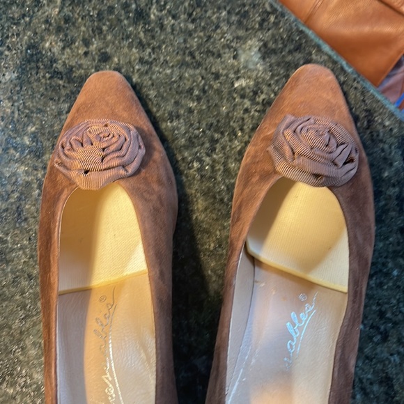 CARESSA Rust Chocolate Suede 2”Heel 8 1/2 - Picture 6 of 11